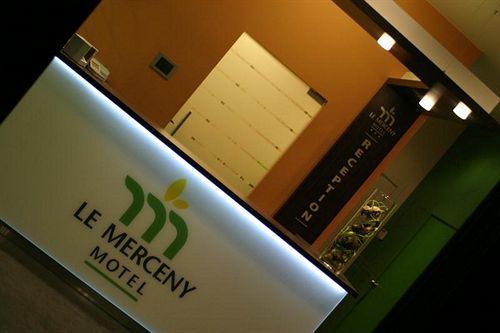 Le Merceny Motel Bastogne Zewnętrze zdjęcie