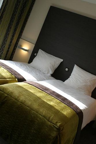 Le Merceny Motel Bastogne Zewnętrze zdjęcie