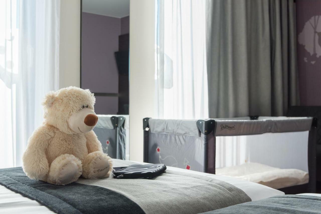 Le Merceny Motel Bastogne Zewnętrze zdjęcie